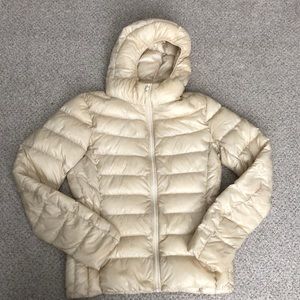 UNIQLO light weight packable down jacket